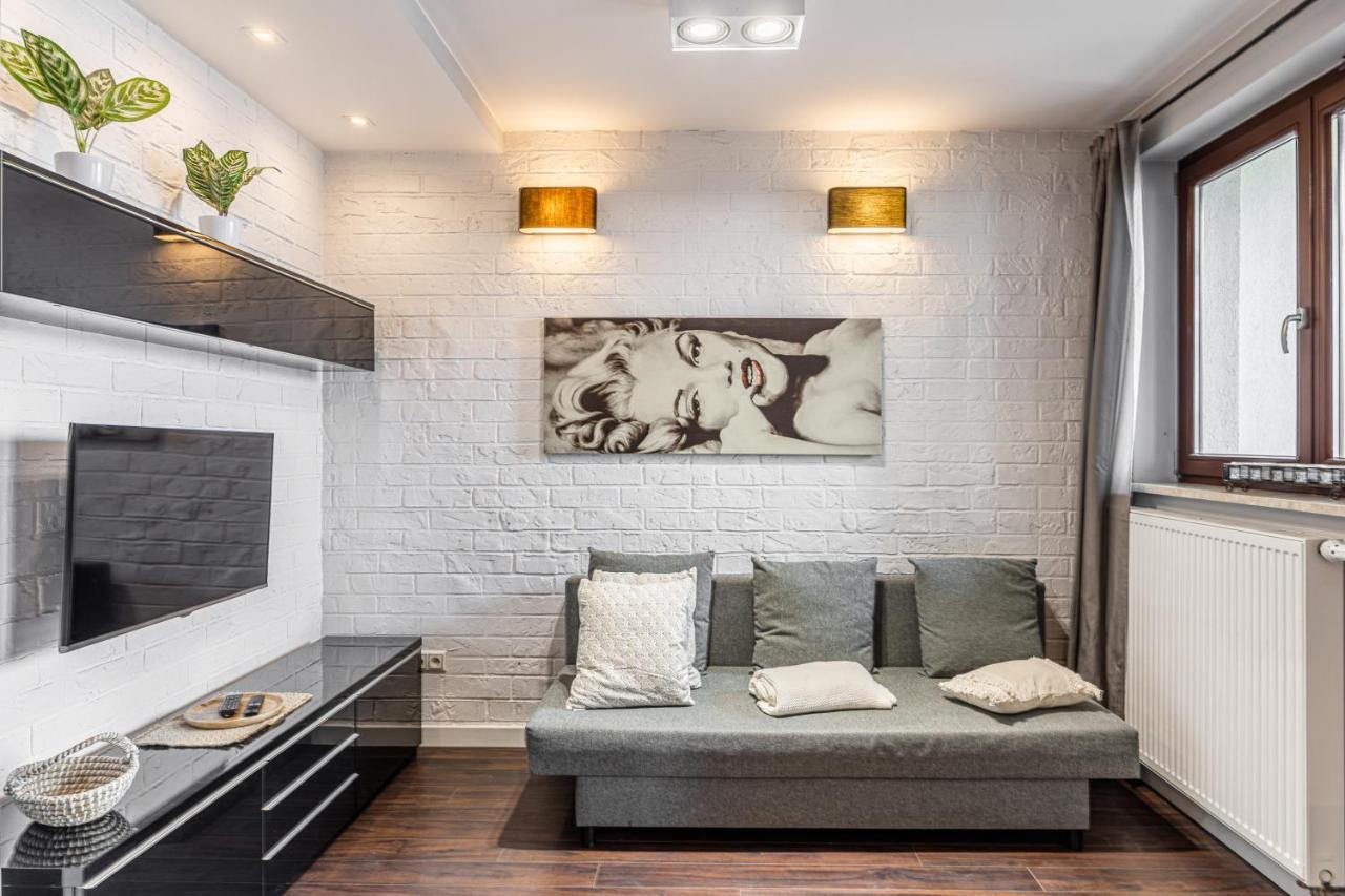 Spacious Studio Ac View Pokorna 2 Parking Varşovia Exterior foto