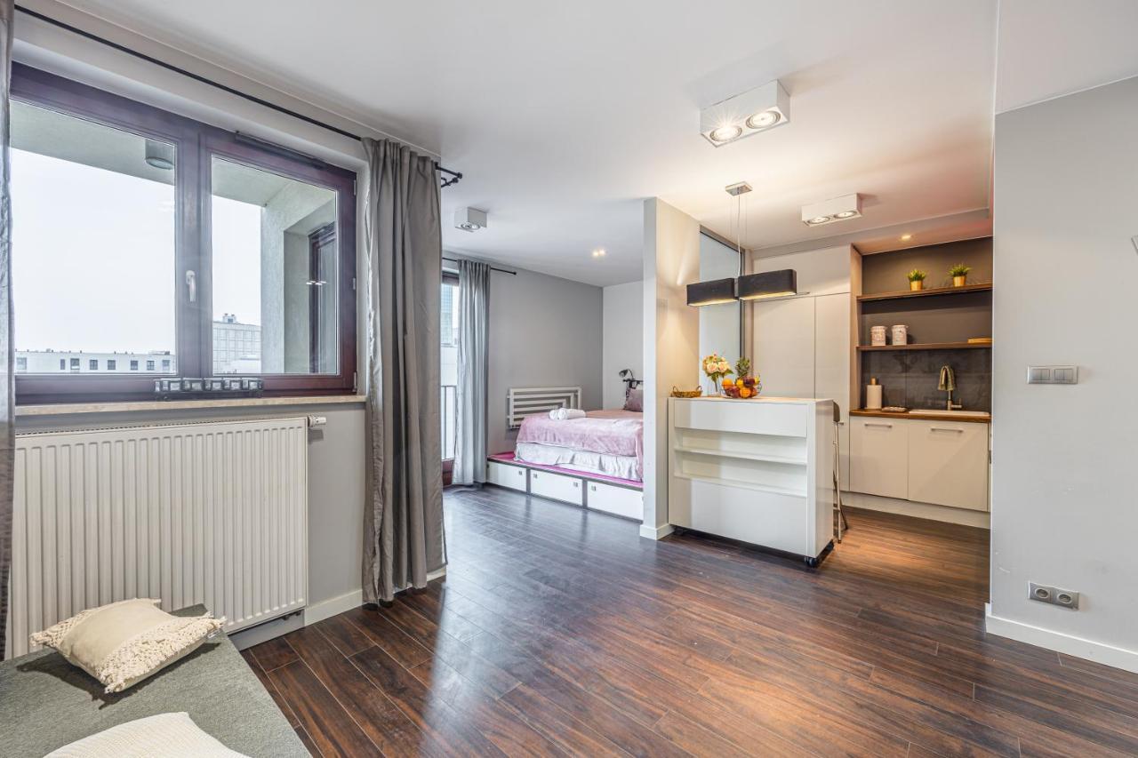Spacious Studio Ac View Pokorna 2 Parking Varşovia Exterior foto