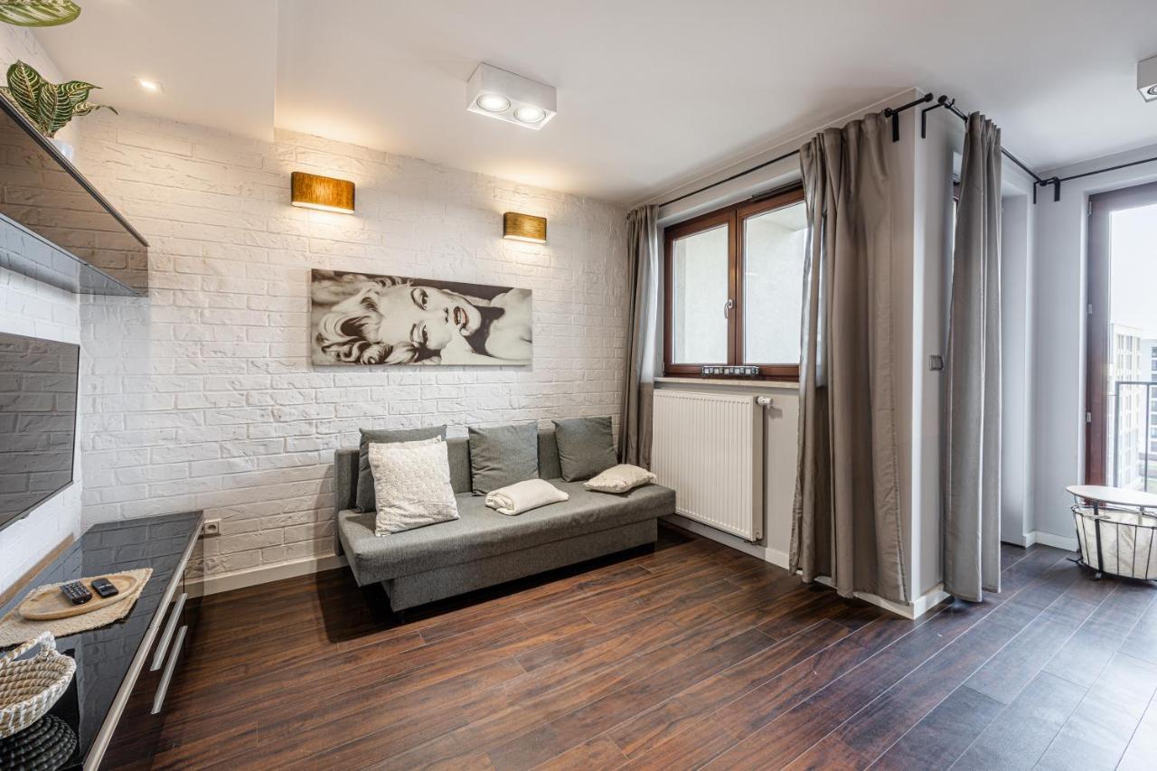 Spacious Studio Ac View Pokorna 2 Parking Varşovia Exterior foto
