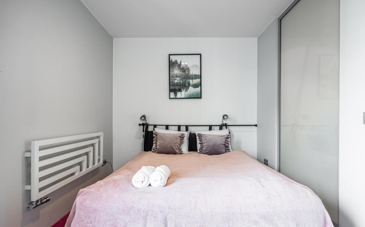 Spacious Studio Ac View Pokorna 2 Parking Varşovia Exterior foto
